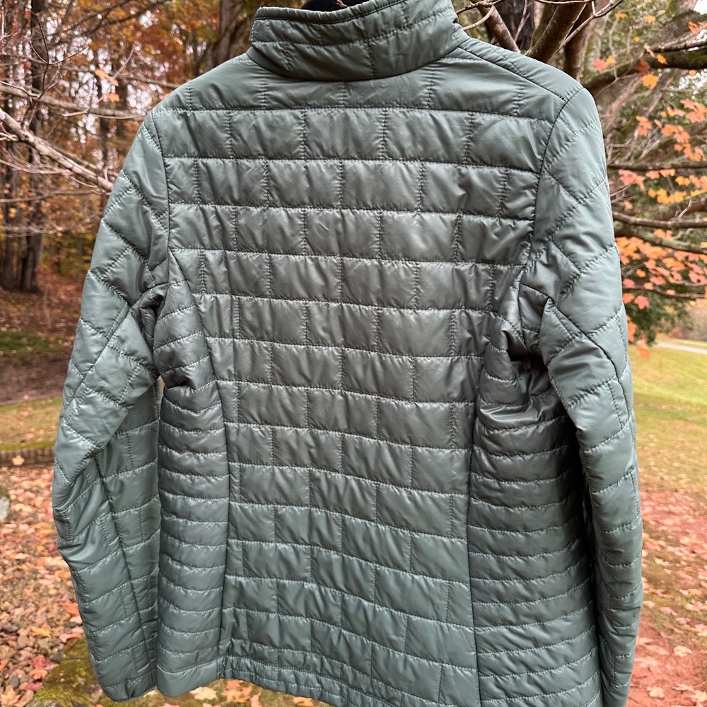 Patagonia Women's Nano Puff® Jacket Size: Medium Color: Green - Picture 6 of 7